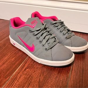 Nike Women’s Size 8 Sneakers